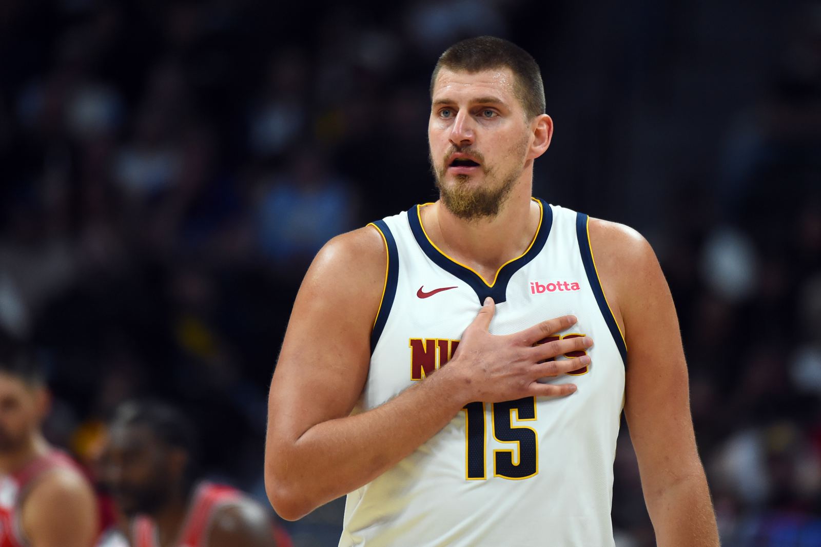 Jokic a rapidement réussi un triple-double en 8 tirs, menant l'équipe avec un plus-moins +27 personnel.