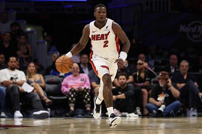 Journaliste américain : le médecin de l'équipe des Hornets affirme que Rozier a été réellement blessé lors d'un match controversé, avec l'IRM comme preuve