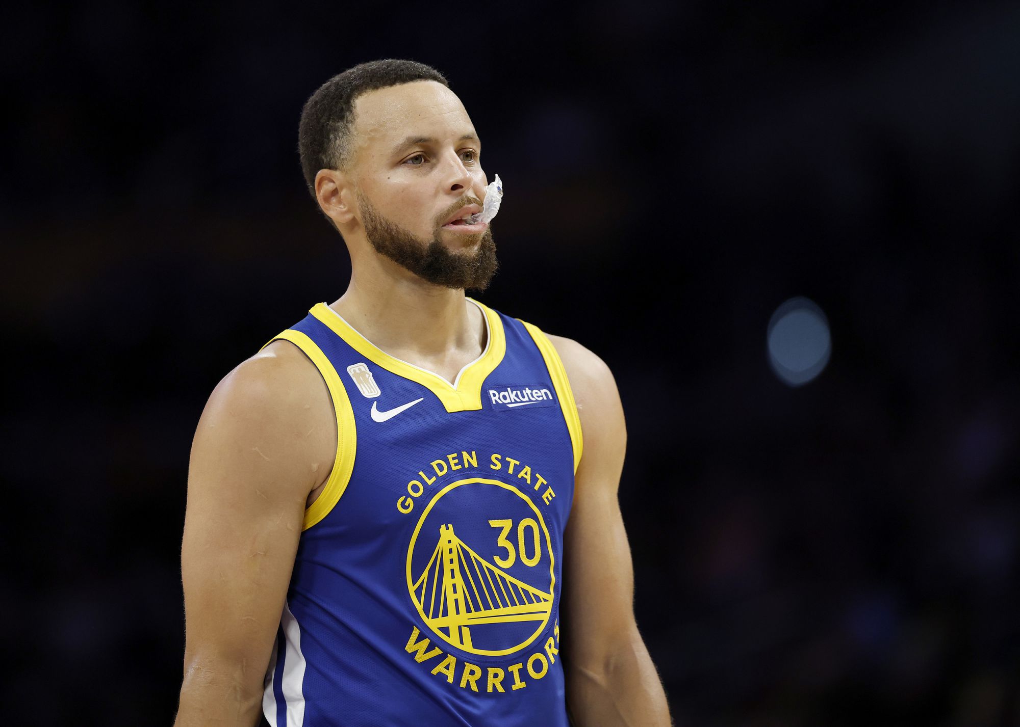 Je ne me bats toujours pas ! Curry continuera de manquer le match de demain contre les Nuggets, et Butler est dubitatif.