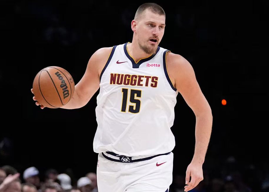 Combattez en position 5! Jokic a fait 6 sur 6 au premier quart et a battu Sasha pour 11 points
