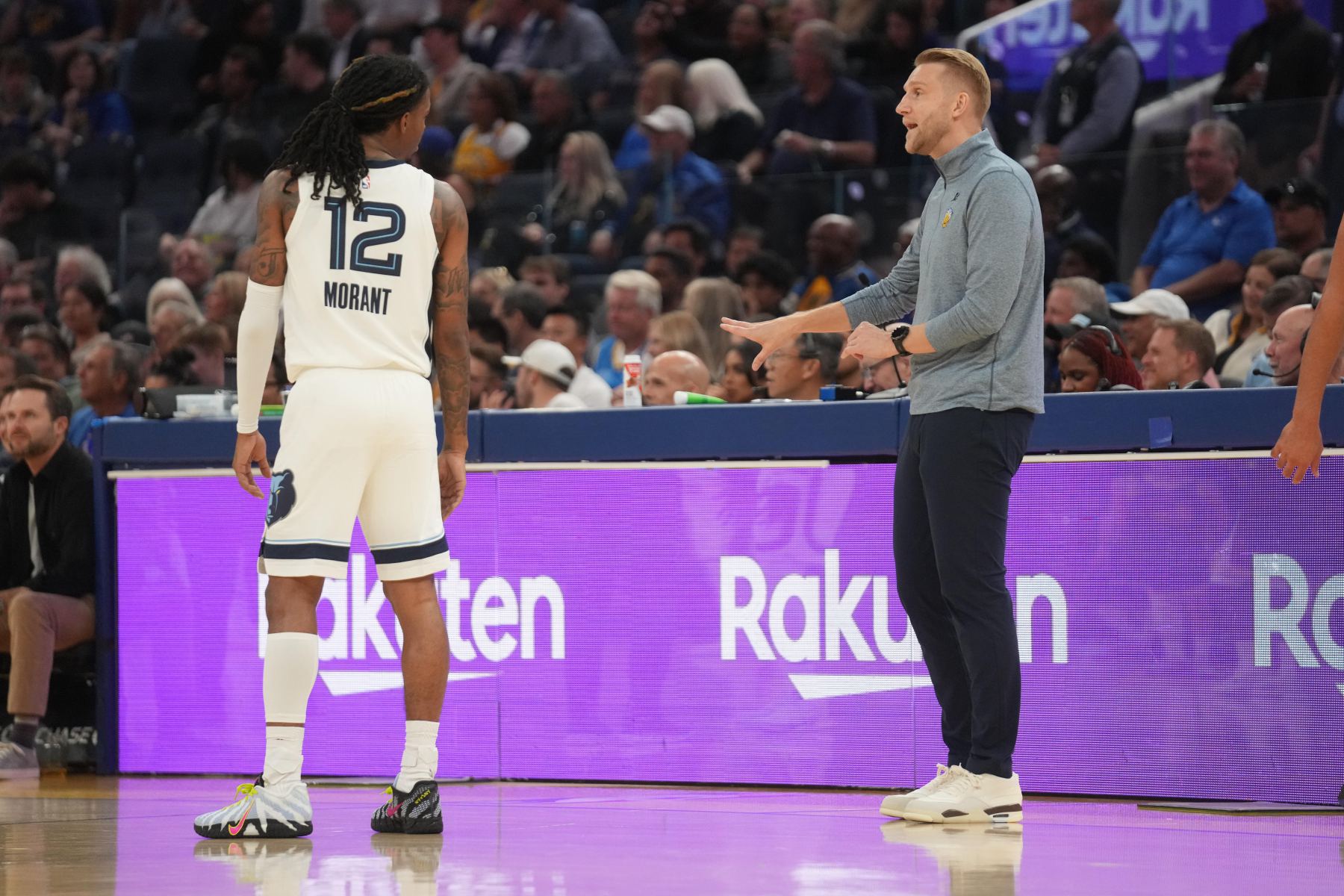 Trop d'erreurs ! Morant a réalisé 4 tirs sur 14 et a contribué 16 points, 10 passes décisives et 8 erreurs.