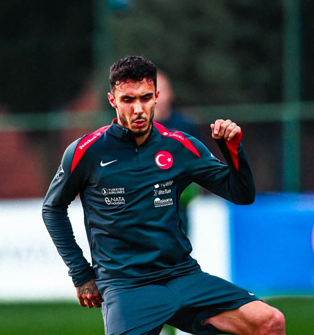 Officiel de l'équipe de Turquie : le défenseur Hantopcu a quitté l'équipe en raison d'une blessure aux ischio-jambiers et manquera les matchs restants